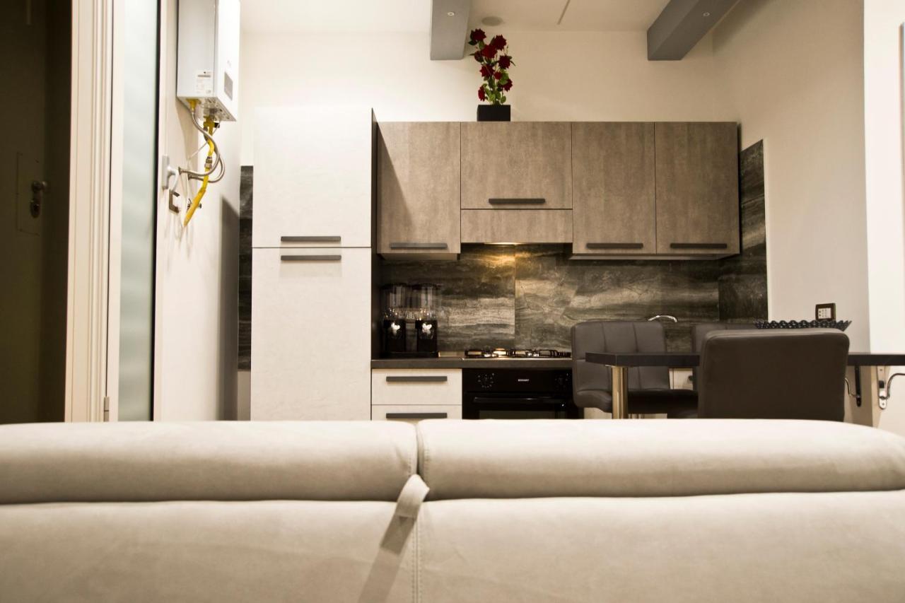 Suite Napoli Sotterranea Con Vasca Idromassaggio Экстерьер фото